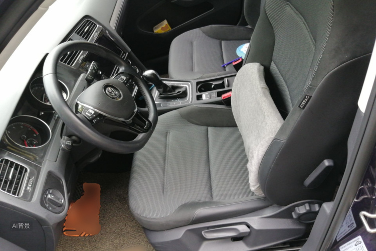Volkswagen Golf 2019 car image #17