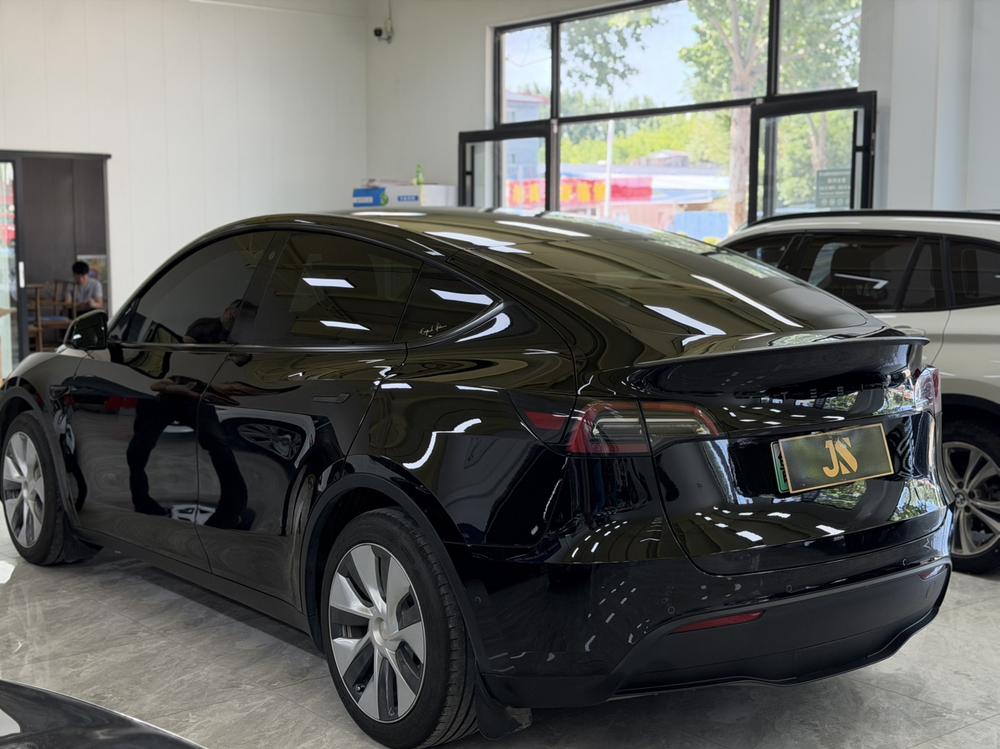 Tesla Model Y 2021 #4 Tesla Model Y 2021 car image #4