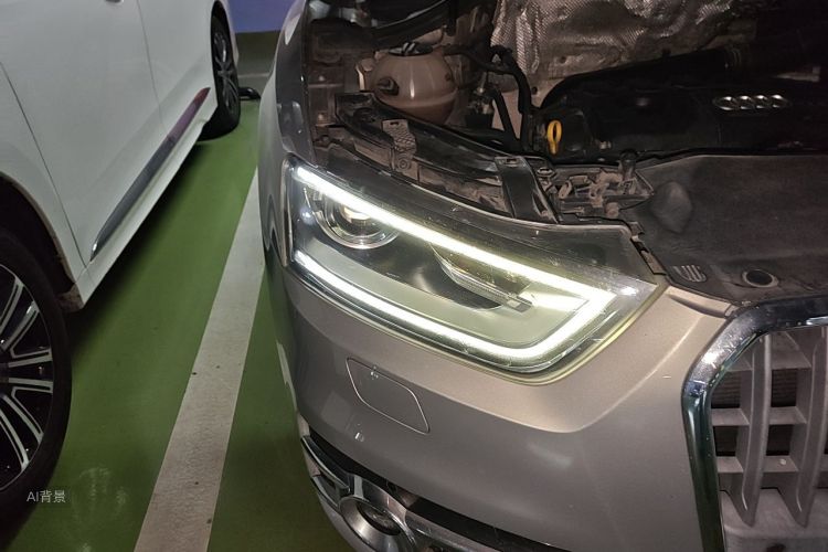 Audi Q3 2015 car image #8