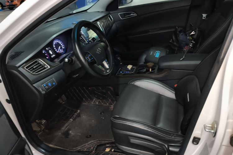 Hyundai Mistra 2016 #15 Hyundai Mistra 2016 car image #15