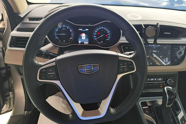 GEELY Emgrand 2018 car image #11