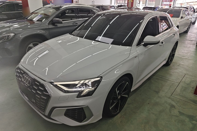 Audi A3 2022 immagine di auto #2