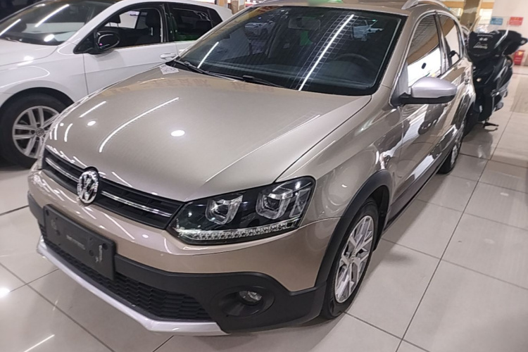 Volkswagen Polo 2016 car image #2