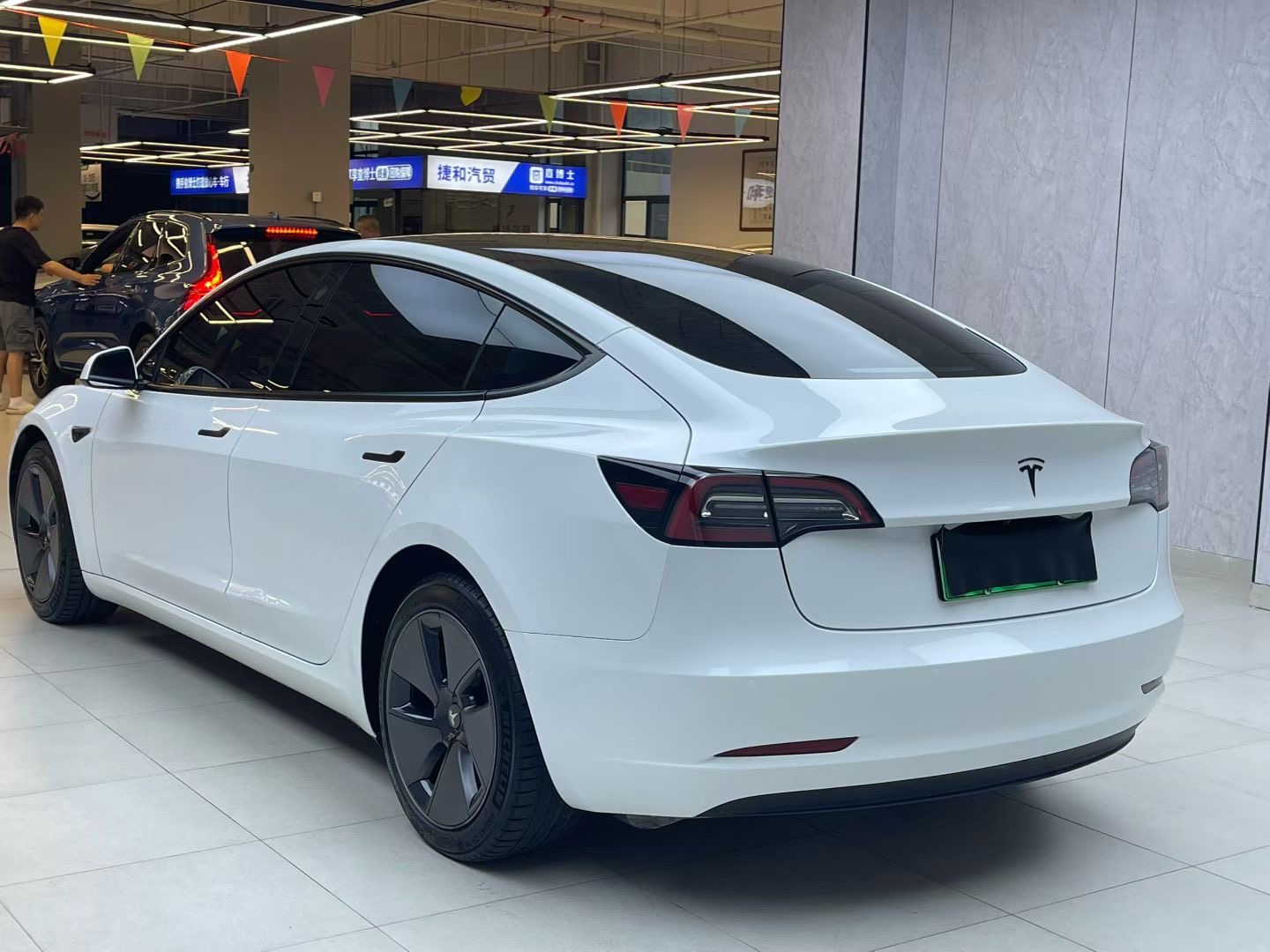 Tesla Model 3 2022 car image #5