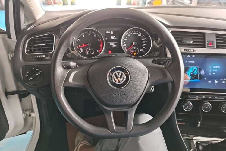 Volkswagen Golf 2019 #15 Volkswagen Golf 2019 car image #15