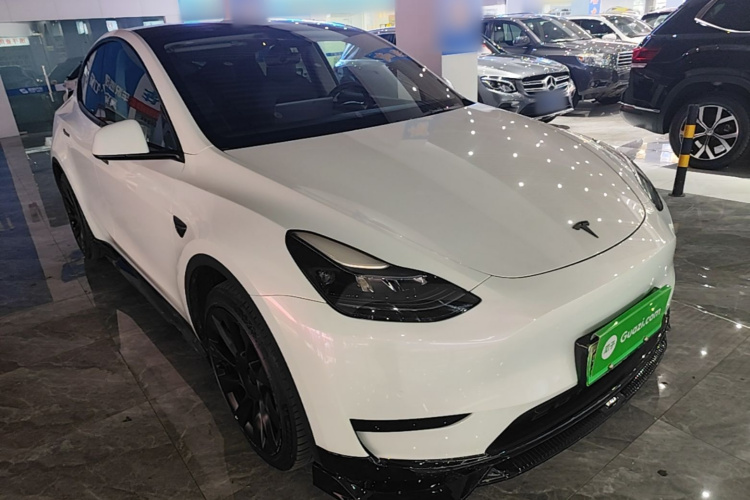Tesla Model Y 2023 #4 Tesla Model Y 2023 car image #4
