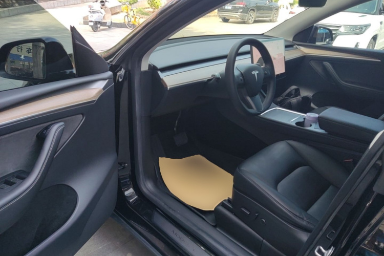 Tesla Model Y 2022 #16 Tesla Model Y 2022 car image #16
