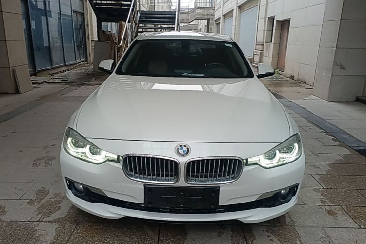 BMW 3 Series 2018 #3 BMW 3 Series 2018 car image #3