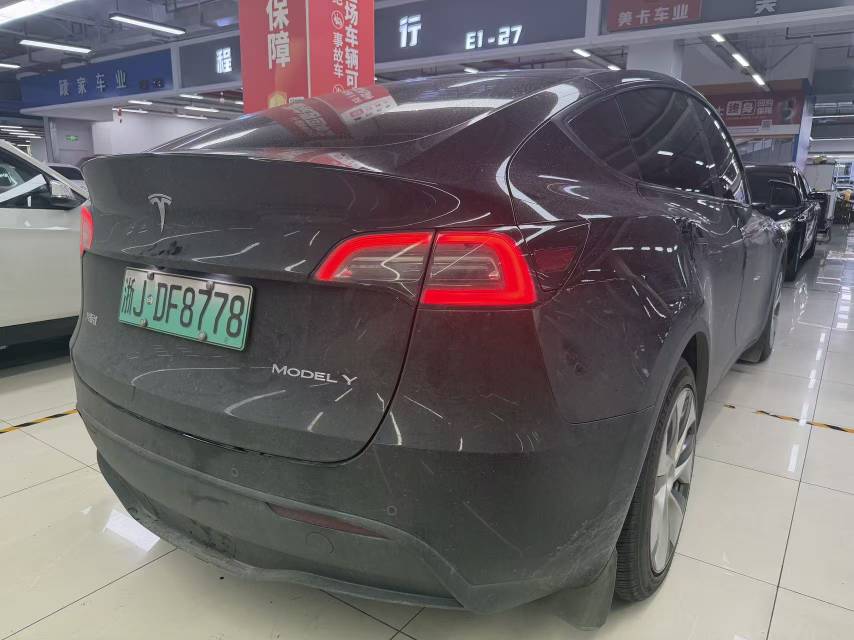 Tesla Model Y 2022 car image #5