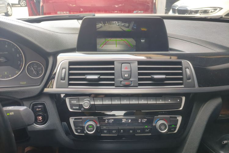 BMW 3 Series 2018 #13 BMW 3 Series 2018 car image #13