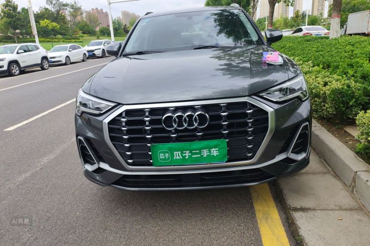 Audi Q3 2020 car image #3