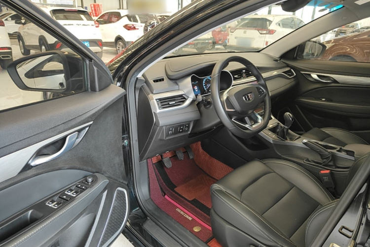 2019 car image #16