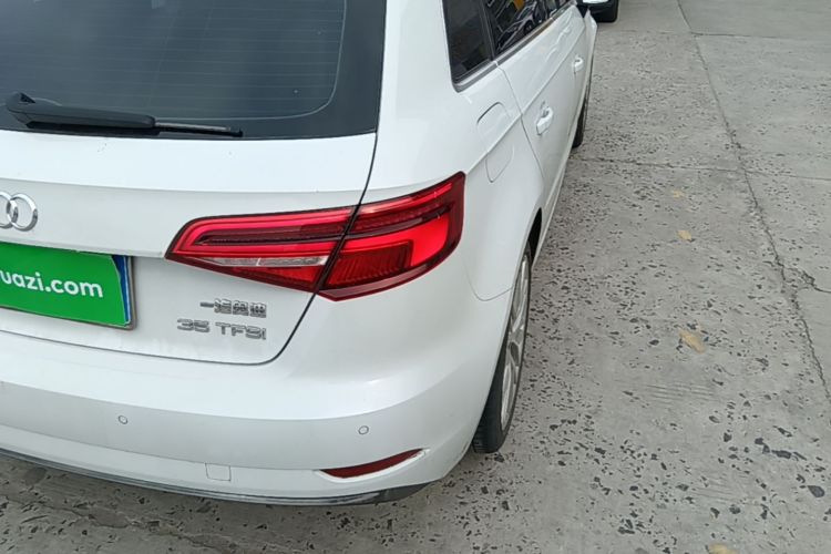 Audi A3 2018 car image #8