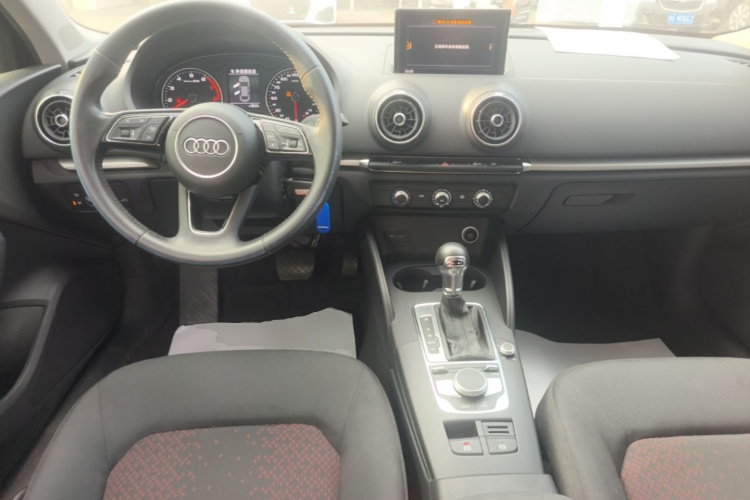 Audi A3 2018 car image #10