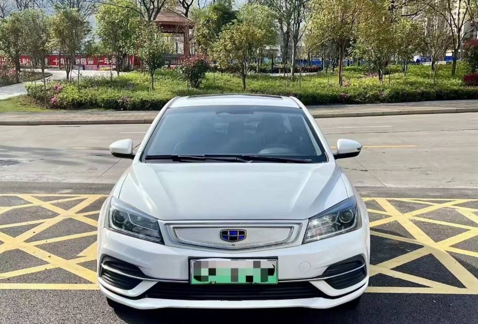 GEELY Emgrand New Energy 2018 #2 GEELY Emgrand New Energy 2018 car image #2