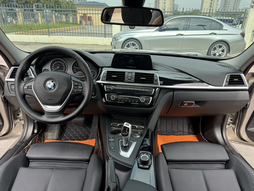BMW 3 Series 2018 car image #9