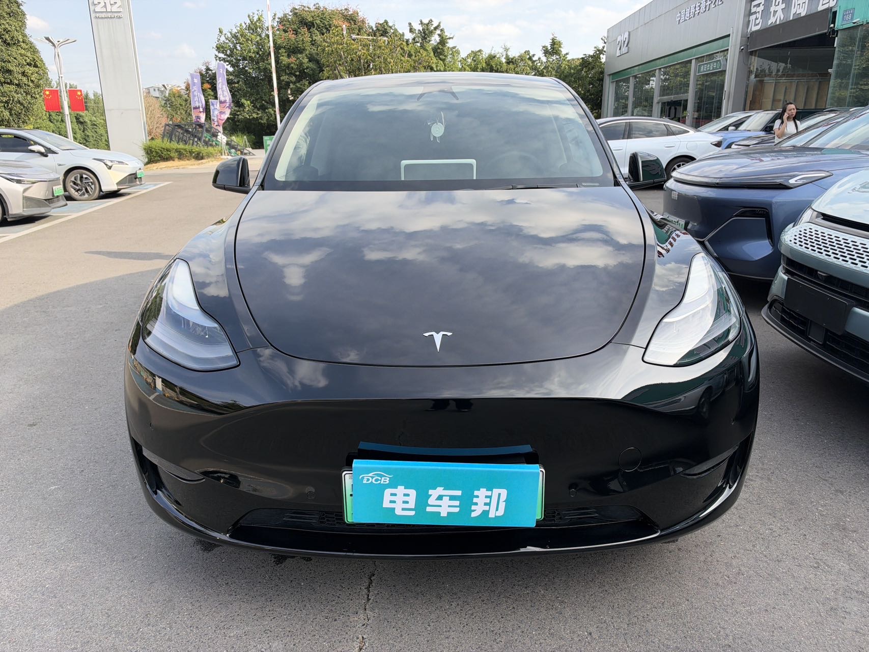 Tesla Model Y 2021 #2 Tesla Model Y 2021 car image #2