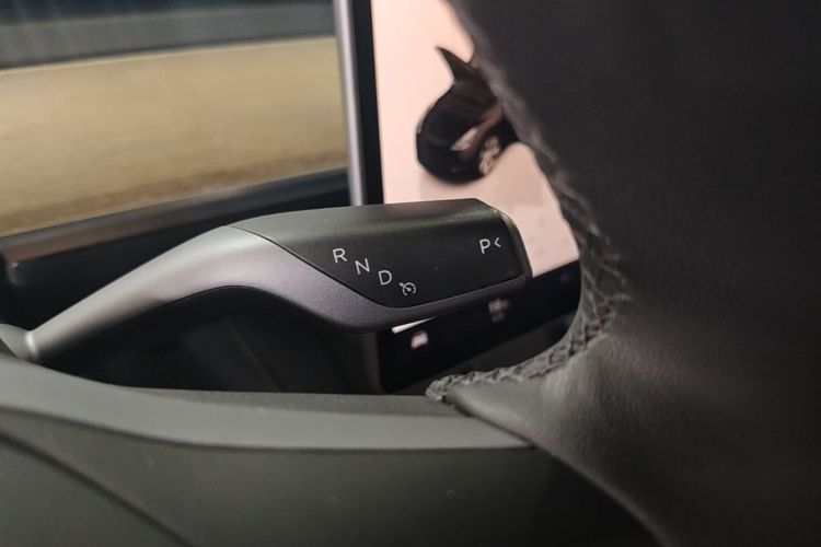 Tesla Model Y 2022 #14 Tesla Model Y 2022 car image #14