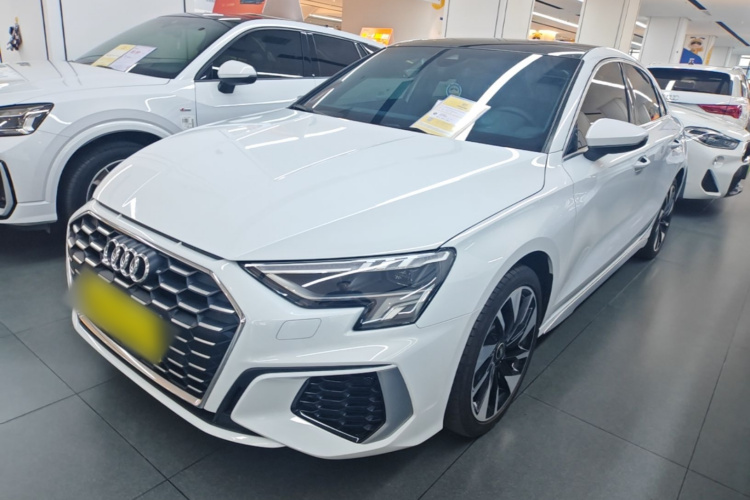 Audi A3 2024 immagine di auto #2