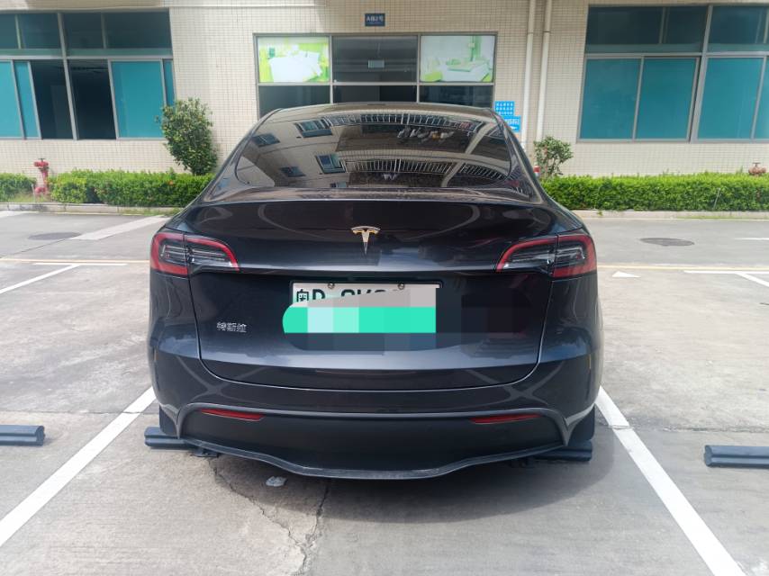 Tesla Model Y 2024 #10 Tesla Model Y 2024 immagine di auto #10