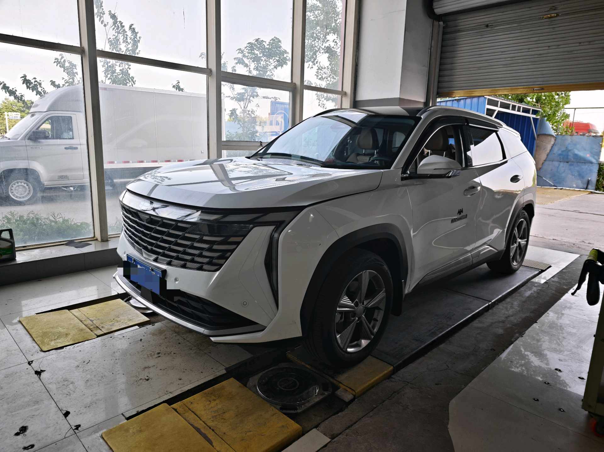 GEELY Boyue L 2023 car image 