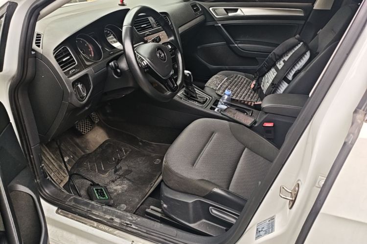 Volkswagen Golf 2020 car image #15