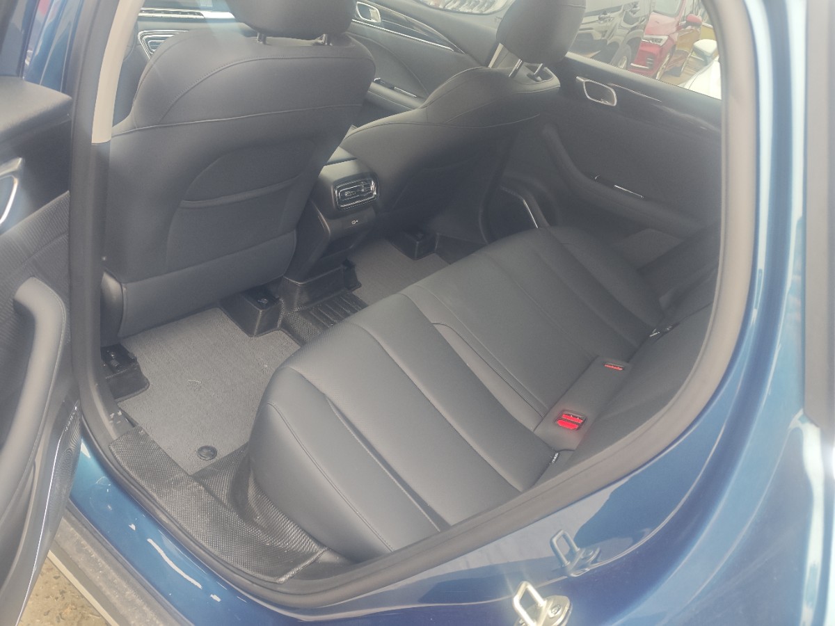 GEELY Emgrand 2026 #3 GEELY Emgrand 2026 car image #3