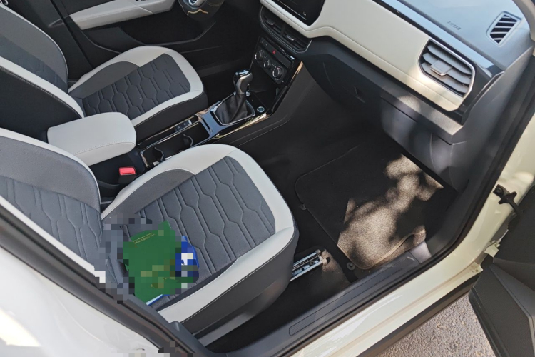 Volkswagen Tharu 2025 car image #23