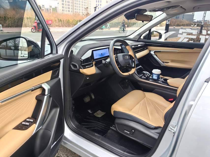 GEELY Boyue L 2023 car image #2