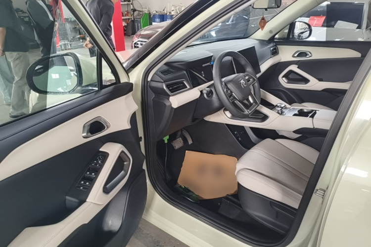 BYD YuanUP 2024 #12 BYD YuanUP 2024 car image #12