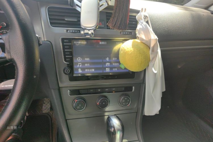 Volkswagen Golf 2014 car image #15