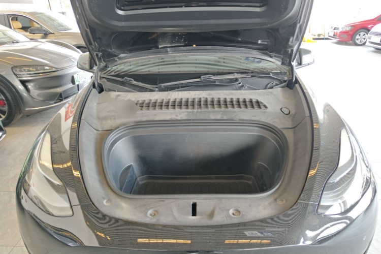Tesla Model Y 2022 car image #20