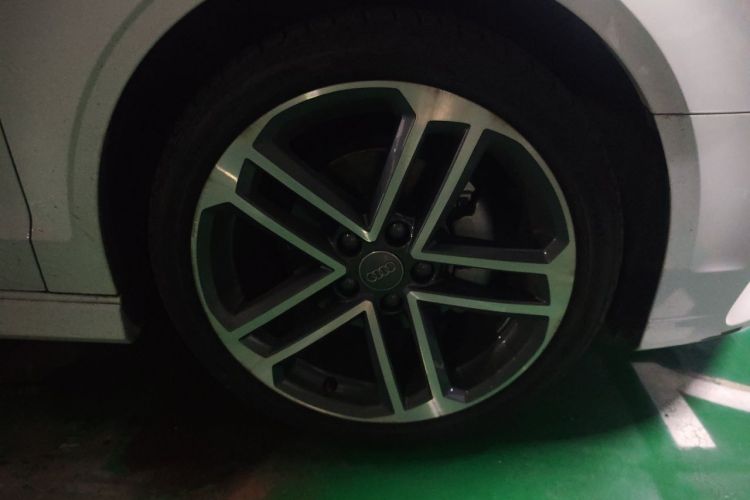 Audi A3 2019 car image #9