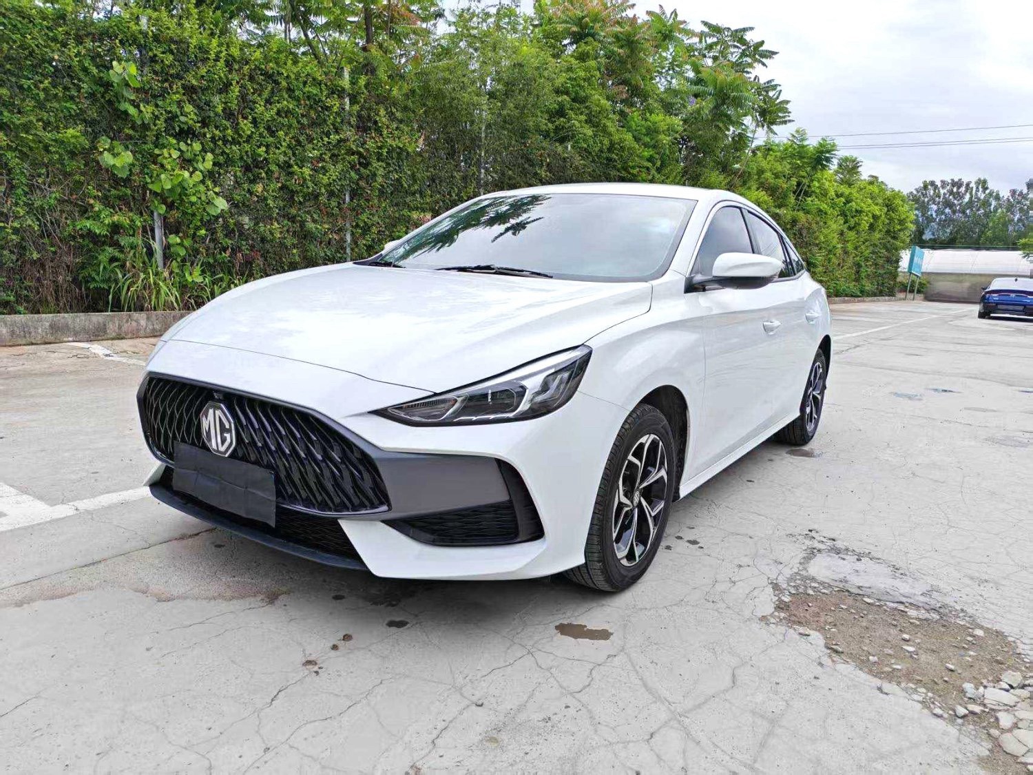 MG 5 2025 immagine di auto 