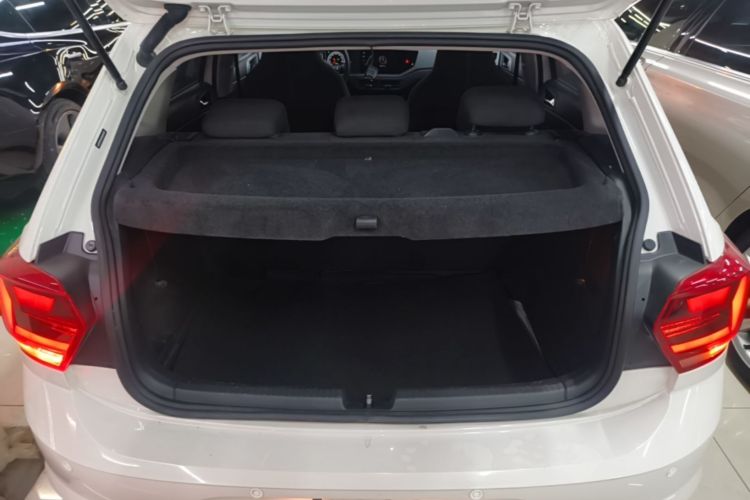 Volkswagen Polo 2021 car image #21