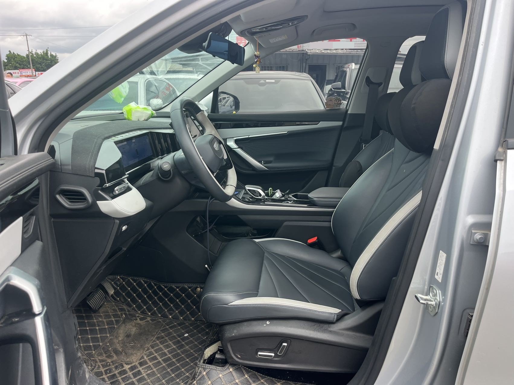 GEELY Boyue L 2024 car image #5