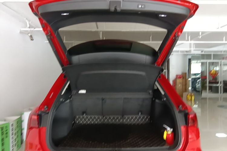 Audi Q3 2019 car image #19