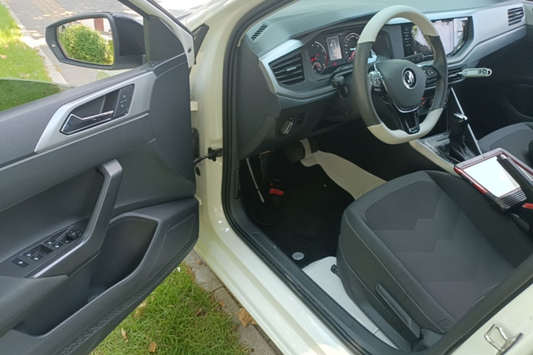 Volkswagen Polo 2022 car image #16