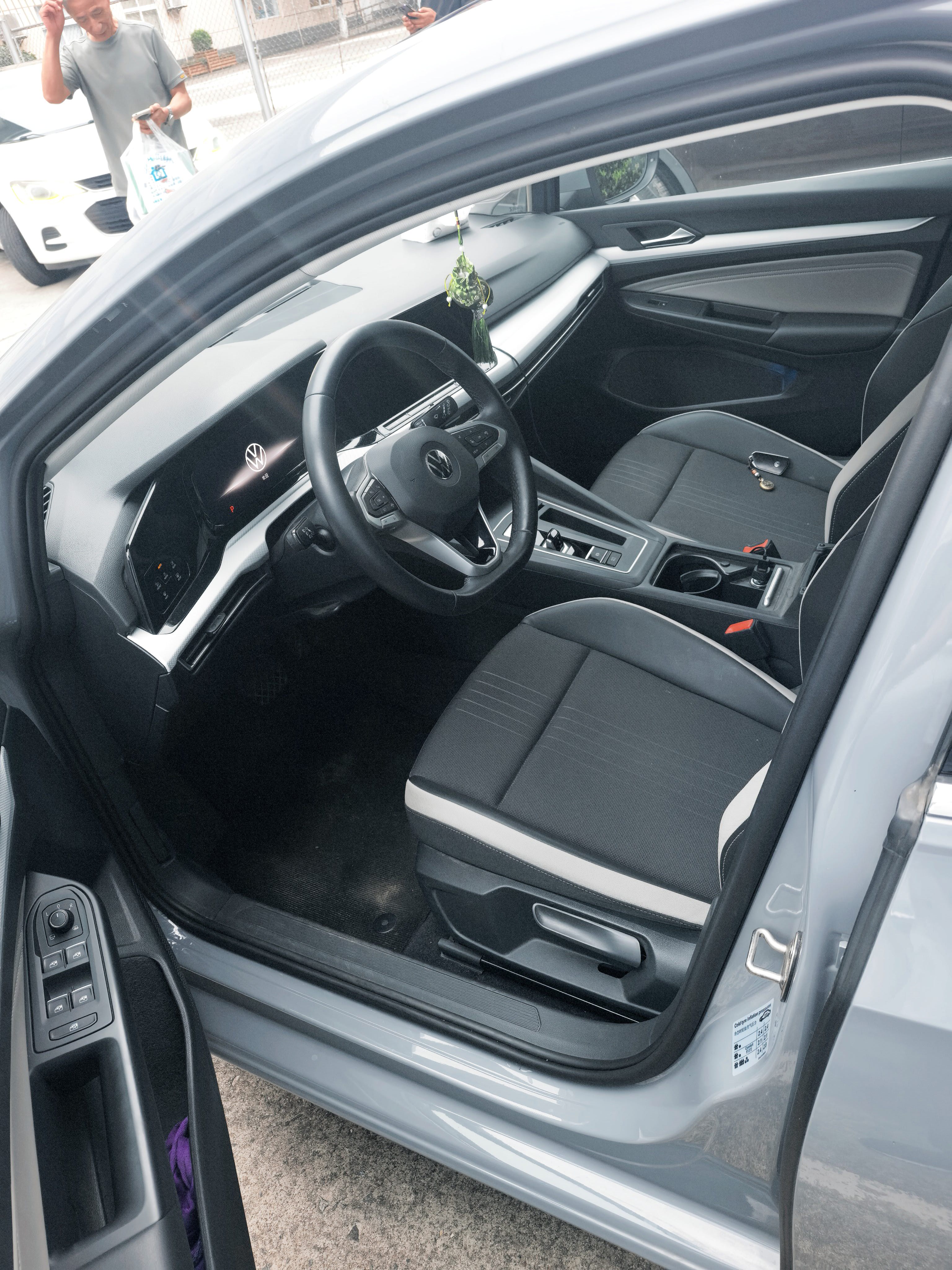 Volkswagen Golf 2022 #4 Volkswagen Golf 2022 صورة سيارة #4