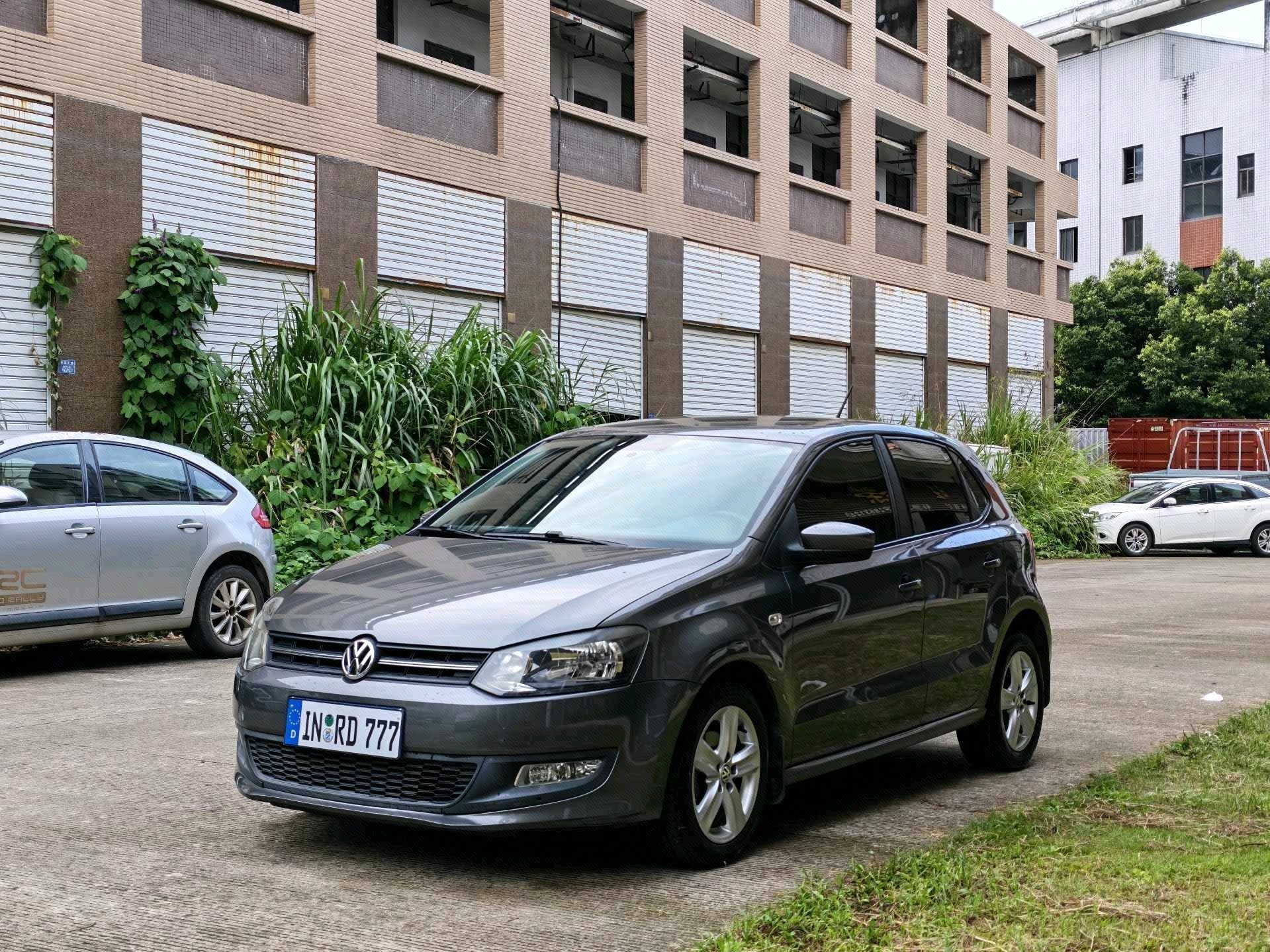 Volkswagen Polo 2011 Volkswagen Polo 2011 car image