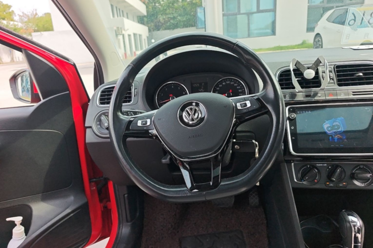 Volkswagen Polo 2018 imagem de carro #12