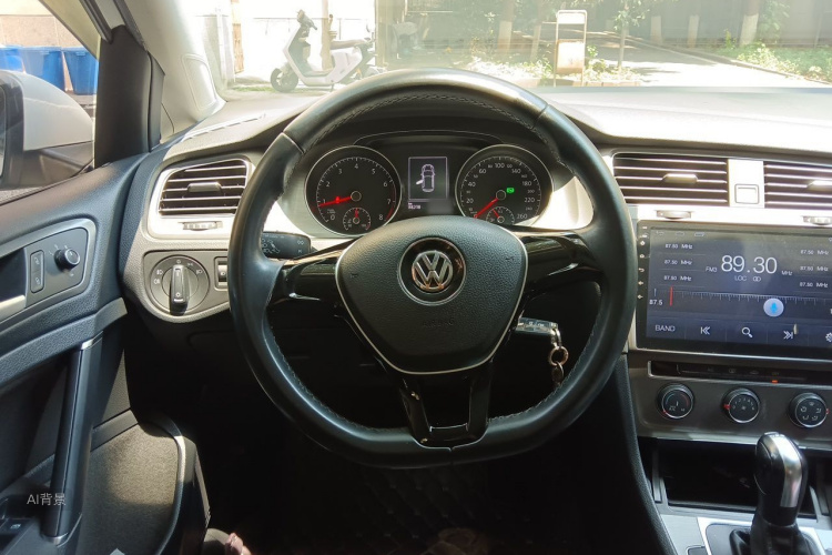 Volkswagen Golf 2017 car image #12