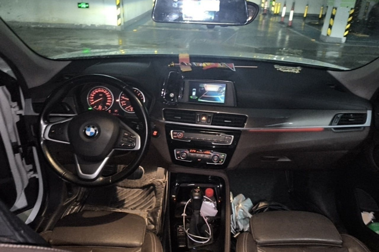 BMW X1 2018 #12 BMW X1 2018 car image #12