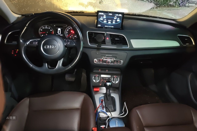 Audi Q3 2015 car image #11