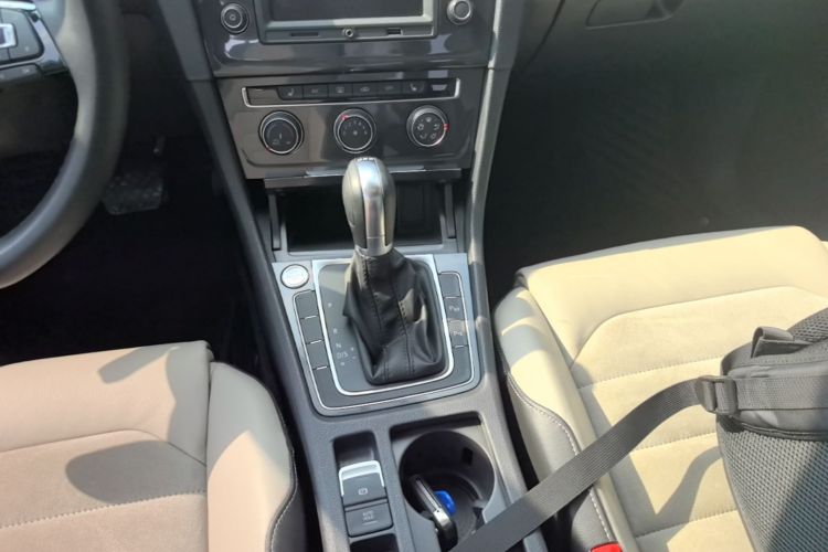 Volkswagen Golf 2017 imagem de carro #18