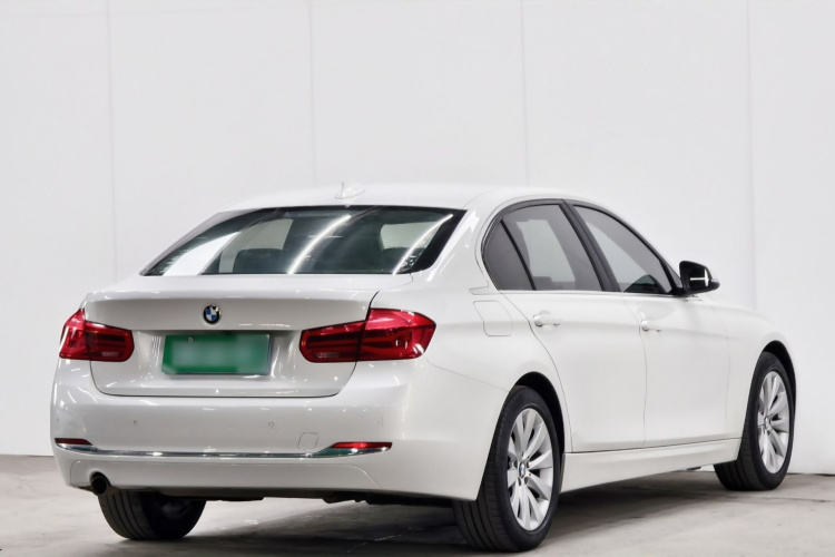 BMW 3 Series 2017 #7 BMW 3 Series 2017 car image #7