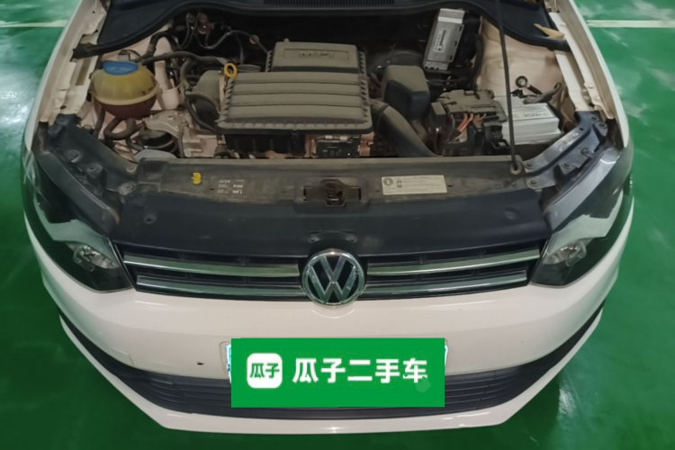 Volkswagen Polo 2015 car image #20