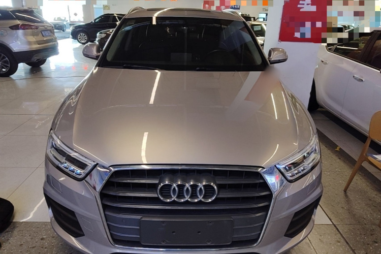 Audi Q3 2018 car image #3