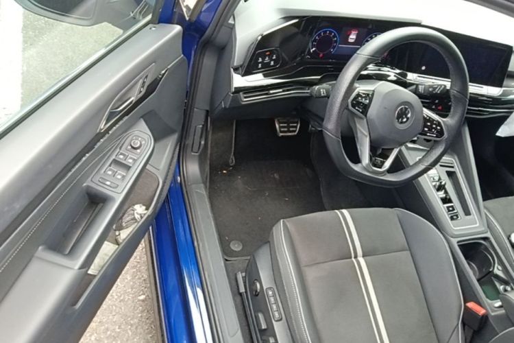 Volkswagen Golf 2021 car image #18
