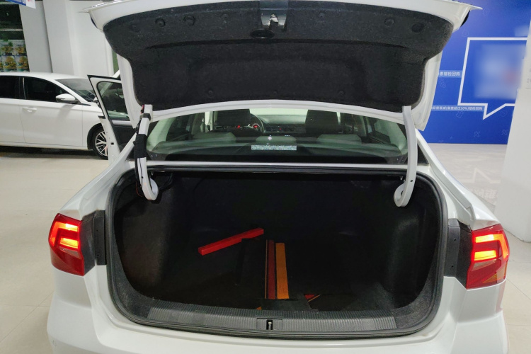 Volkswagen Bora 2023 car image #19